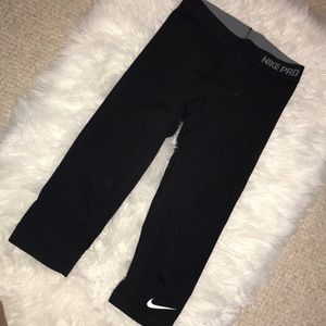 Nike Pro Capris